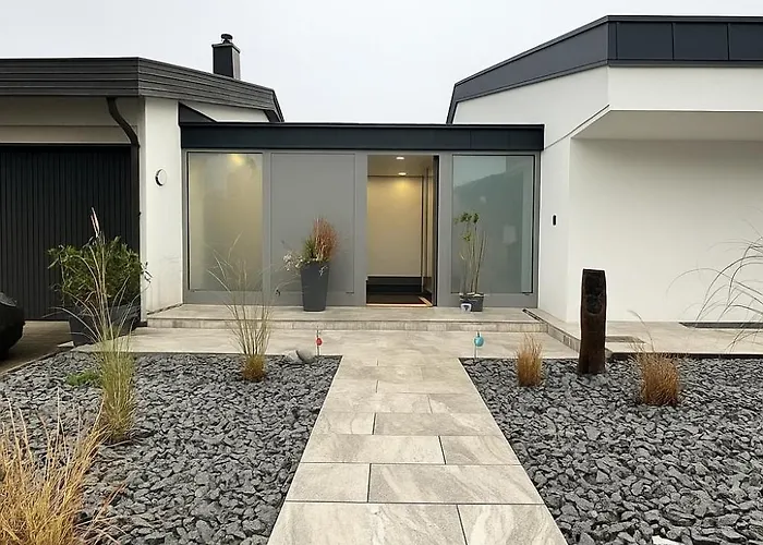 Lino Швебиш-Халль